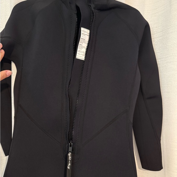 Black Wetsuit - Picture 8 of 8